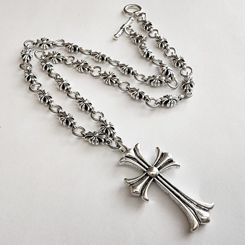 Elegant Cross Pendant Necklace Silver Tone Christian Religious Jewelry